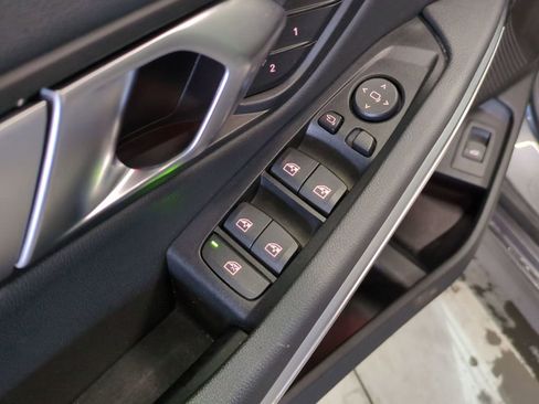 Used 2020 BMW 330i xDrive Sedan w/ Convenience Package image 13