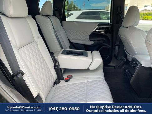 Used 2023 Mitsubishi Outlander SEL AWD/4WD image 20