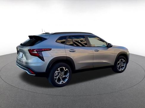 Used 2025 Chevrolet Trax LT image 13