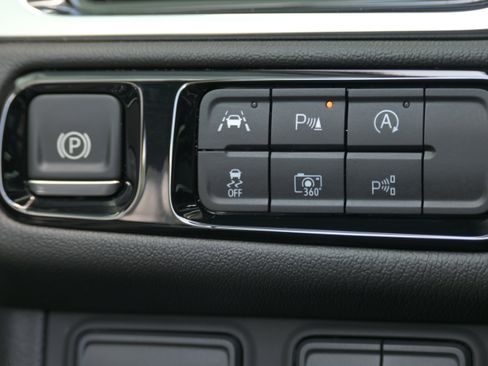 Used 2025 GMC Yukon Denali w/ Sun & Power Step Package RWD image 26