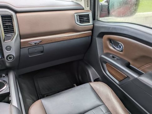 Used 2017 Nissan Titan Platinum Reserve RWD image 17