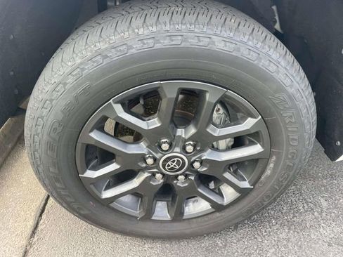 Used 2022 Toyota Tundra Platinum w/ Advanced Package AWD/4WD image 7