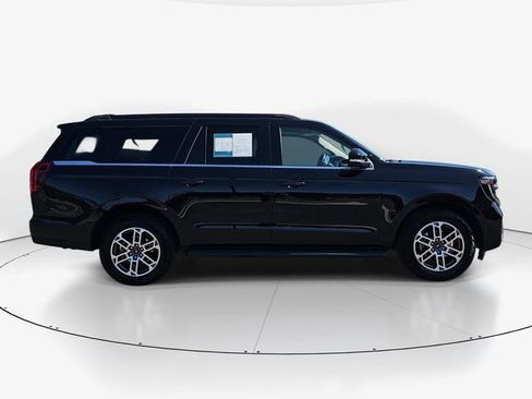 Used 2025 Ford Expedition Max Active AWD/4WD image 3
