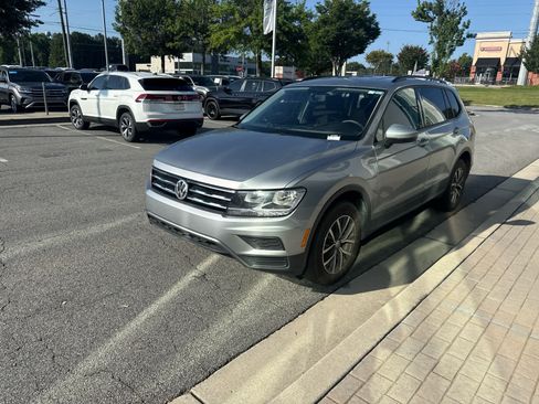 Used 2021 Volkswagen Tiguan S FWD image 4