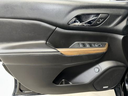 Used 2018 GMC Acadia SLE w/ Driver Alert Package I image 7