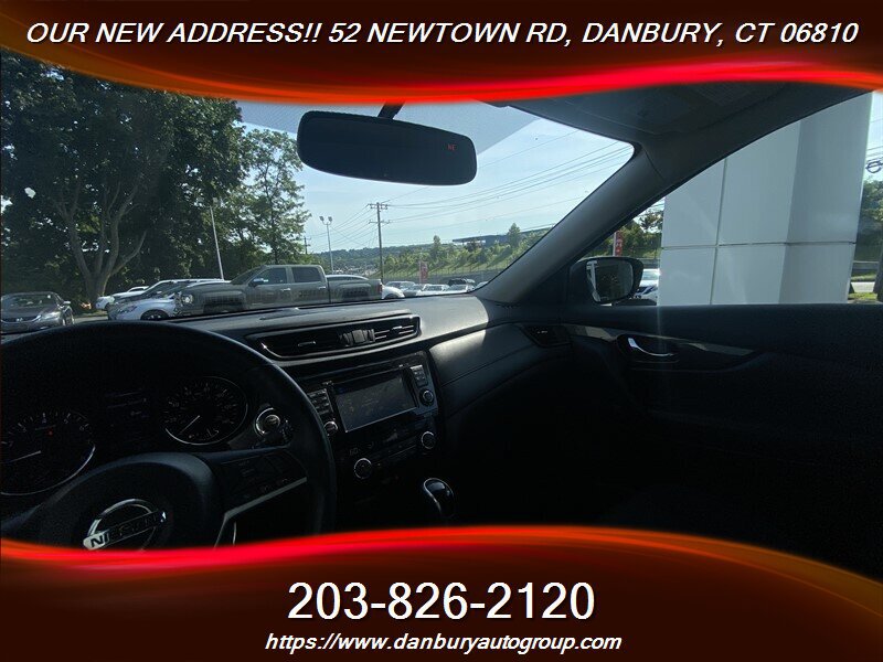 Used 2017 Nissan Rogue SV AWD/4WD image 14