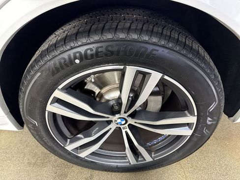 Used 2026 BMW X7 xDrive40i AWD/4WD image 5
