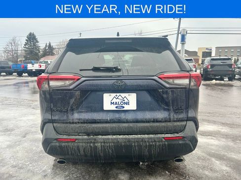 Used 2021 Toyota RAV4 XLE image 5