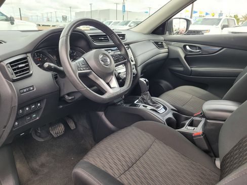 Used 2020 Nissan Rogue SV w/ Premium Package FWD image 9