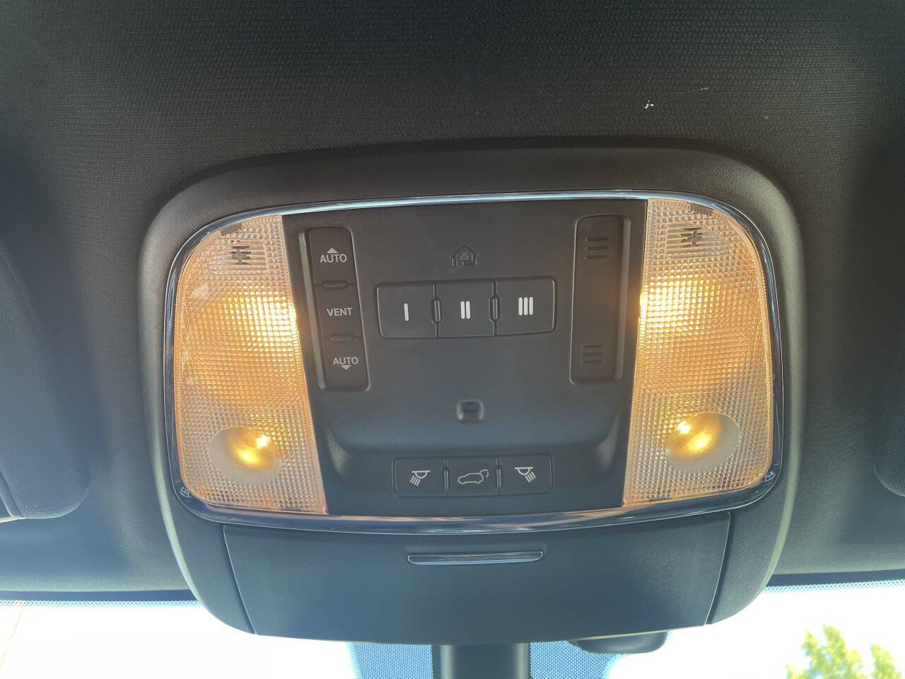 Used 2016 Jeep Grand Cherokee Limited RWD image 20