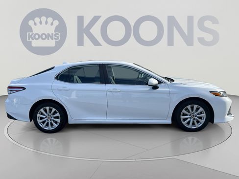 Used 2020 Toyota Camry LE FWD image 8