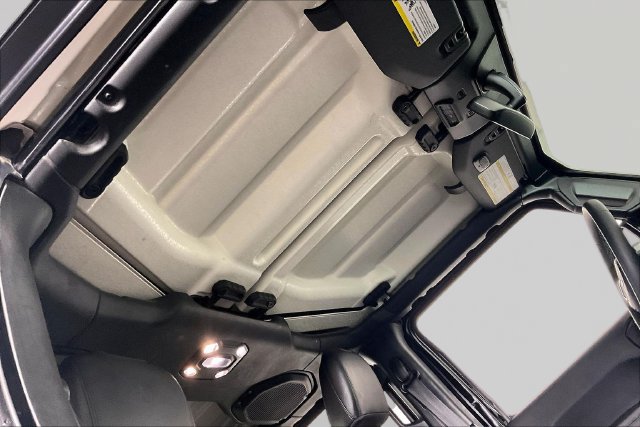 Used 2023 Jeep Wrangler Unlimited Sahara AWD/4WD image 25