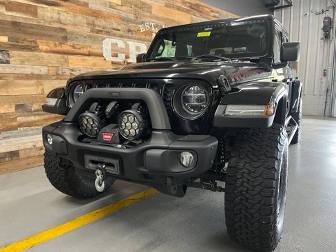 Used 2021 Jeep Gladiator Rubicon w/ Dual Top Group AWD/4WD image 19