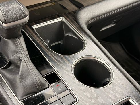 Used 2022 Toyota Sienna Platinum image 46