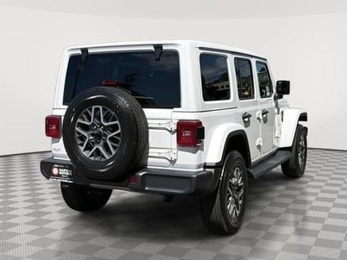 Used 2024 Jeep Wrangler Unlimited Sahara AWD/4WD image 3