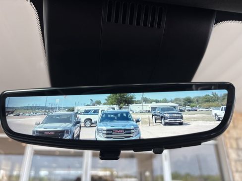 New 2026 GMC Sierra 1500 AT4X w/ LPO, Black Badging Package AWD/4WD image 24