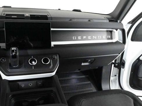 Used 2022 Land Rover Defender 110 X-Dynamic SE AWD/4WD image 17