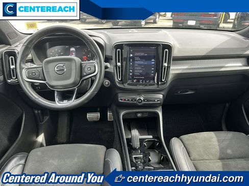 Used 2020 Volvo XC40 T5 R-Design image 11