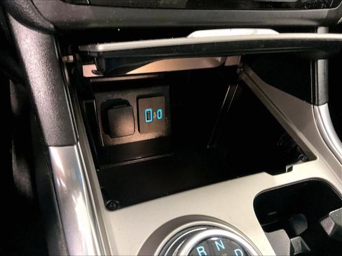 Used 2020 Ford Explorer XLT w/ Equipment Group 202A image 26