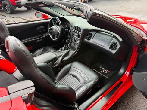 Used 2003 Chevrolet Corvette Convertible w/ Preferred Equipment Group1 RWD image 33