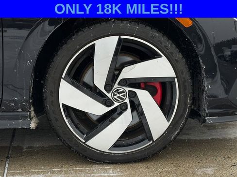 Used 2022 Volkswagen GTI SE image 9