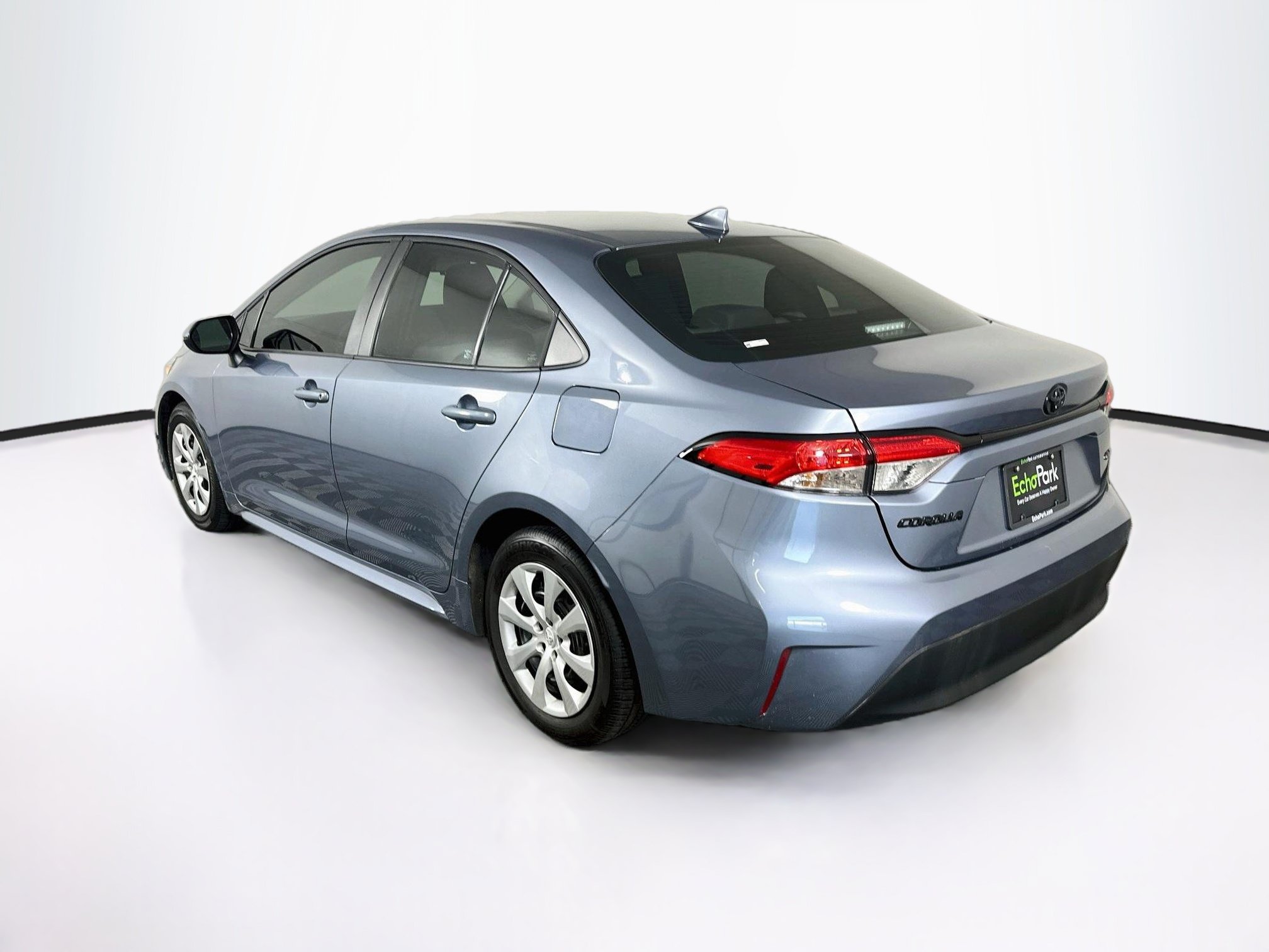 Used 2026 Toyota Corolla LE FWD image 5