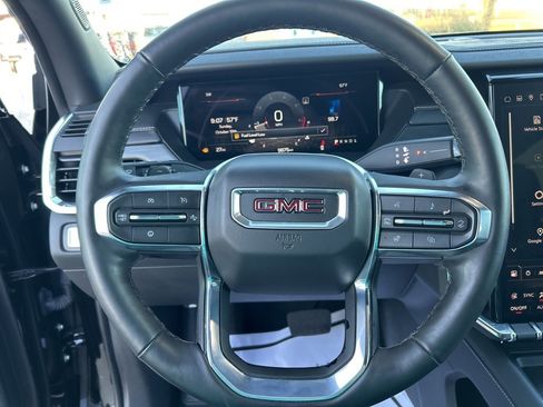 Used 2025 GMC Acadia Elevation image 20