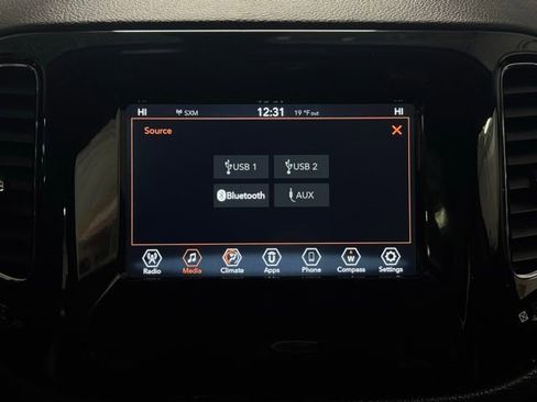 Used 2021 Jeep Compass Latitude image 33