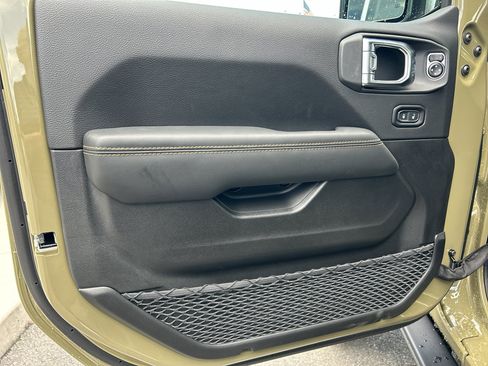 New 2025 Jeep Wrangler Unlimited Rubicon 392 image 26