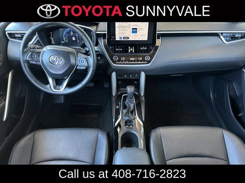 Used 2025 Toyota Corolla Cross XLE AWD/4WD image 5
