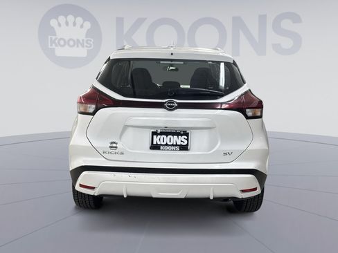 Used 2024 Nissan Kicks SV FWD image 19