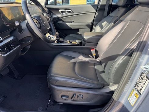 Certified 2023 Kia Sportage EX image 15