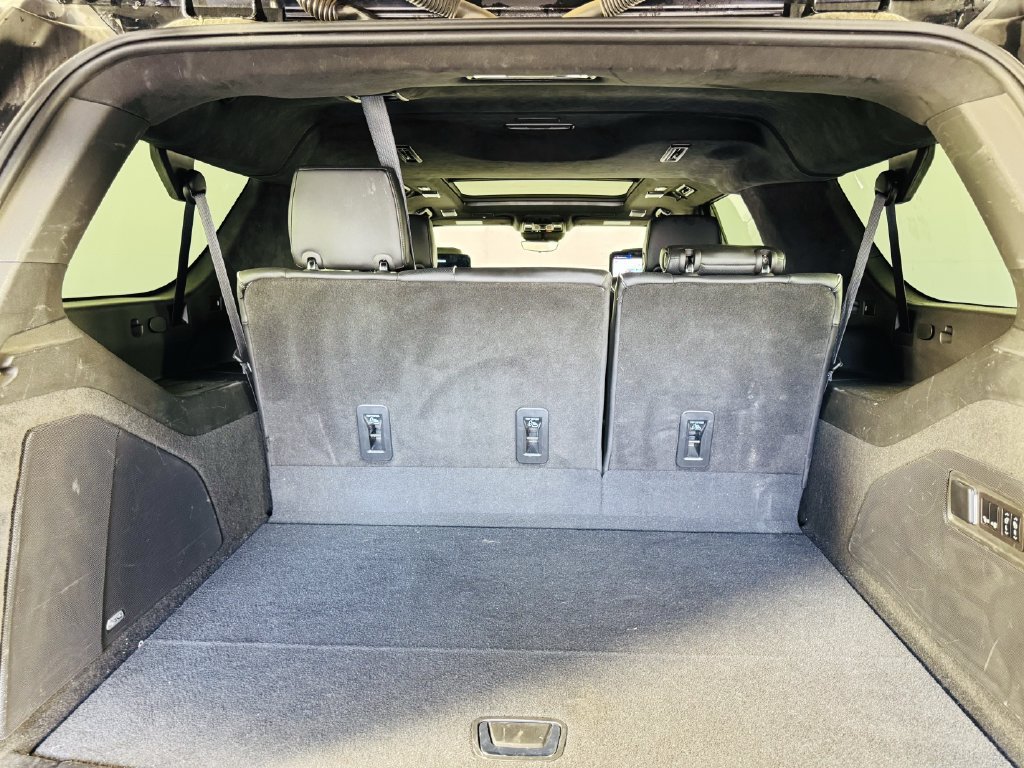 Used 2023 Cadillac Escalade ESV Premium Luxury Platinum w/ Heavy-Duty Trailer Package AWD/4WD image 34