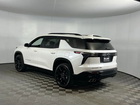 Used 2024 Chevrolet Traverse RS image 9