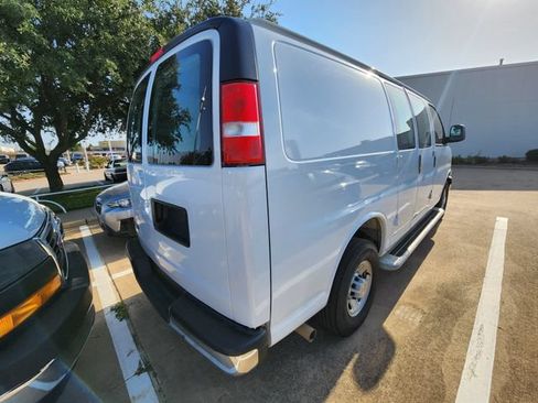 Used 2025 Chevrolet Express 2500 w/ Driver Convenience Package RWD image 4