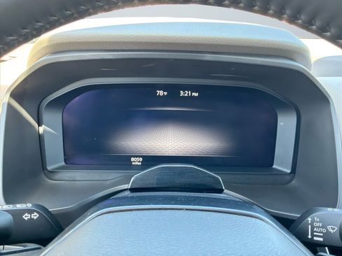 Used 2025 Nissan Rogue SL w/ Tech Package FWD image 12