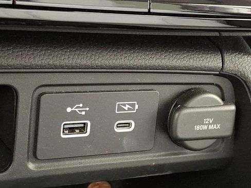 Used 2025 Honda Pilot Touring image 32