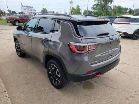 Used 2019 Jeep Compass Trailhawk w/ Cold Weather Group AWD/4WD image 10