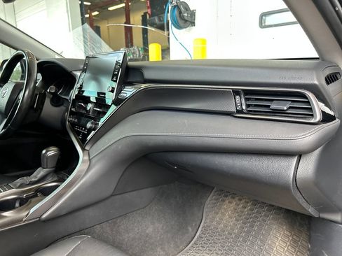 Used 2024 Toyota Camry XSE FWD image 15