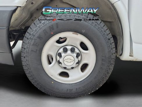 Used 2017 Chevrolet Express 2500 RWD image 31