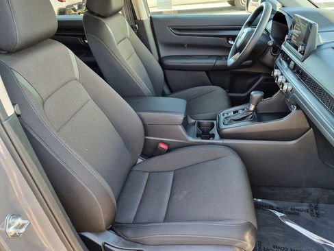 Used 2025 Honda CR-V LX image 27