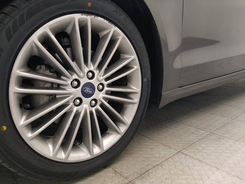 Used 2016 Ford Fusion SE w/ Equipment Group 202A AWD/4WD image 31