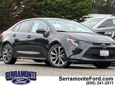 Used 2020 Toyota Corolla LE image 1