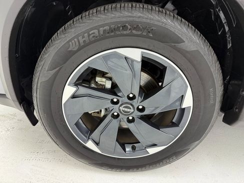 Used 2025 Nissan Rogue SV image 7