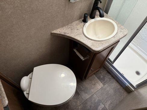 Used 2016 Ford E-450 and Econoline 450 Super Duty w/ Motorhome Prep Package image 60