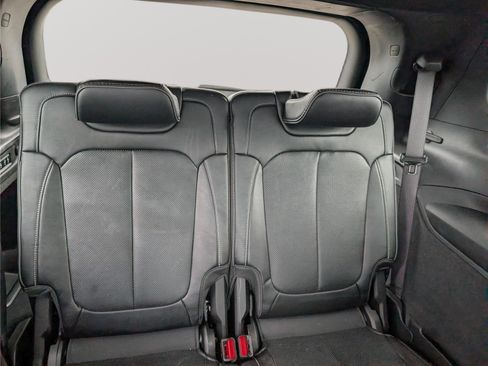 Used 2023 Jeep Grand Cherokee L Overland AWD/4WD image 13