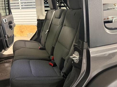 Used 2021 Jeep Wrangler Unlimited Sport image 39