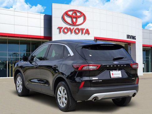 Used 2024 Ford Escape Active AWD/4WD image 3