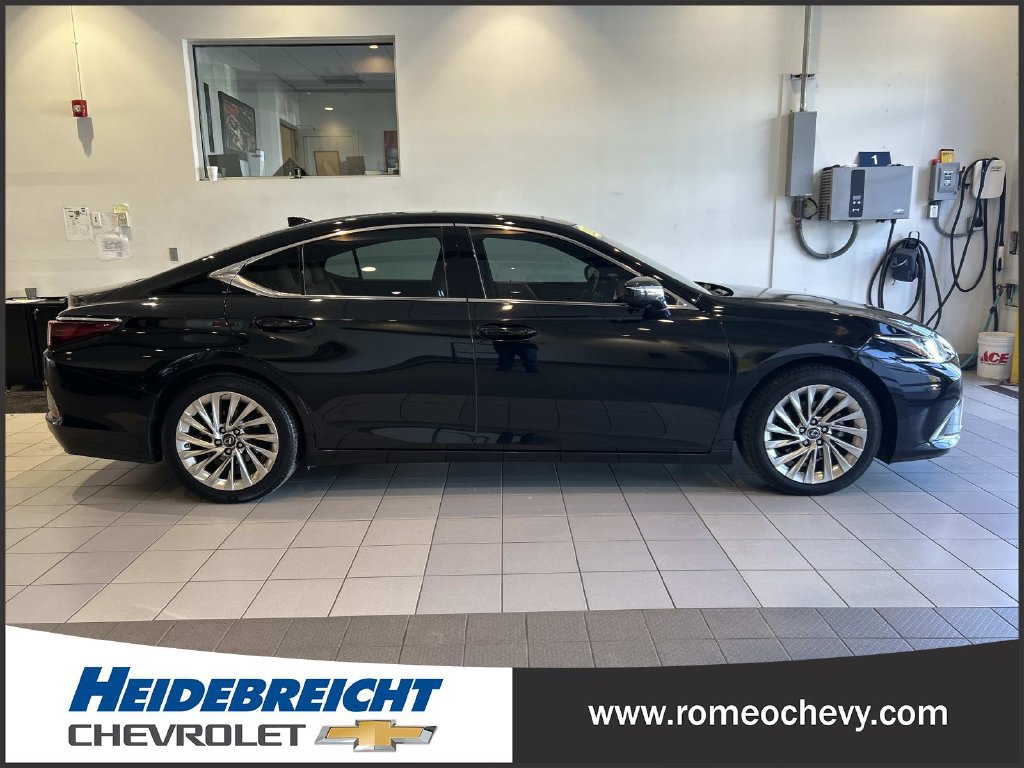 Used 2019 Lexus ES 350 w/ Accessory Package 2 FWD image 2