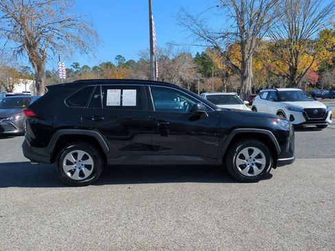 Used 2020 Toyota RAV4 LE image 4